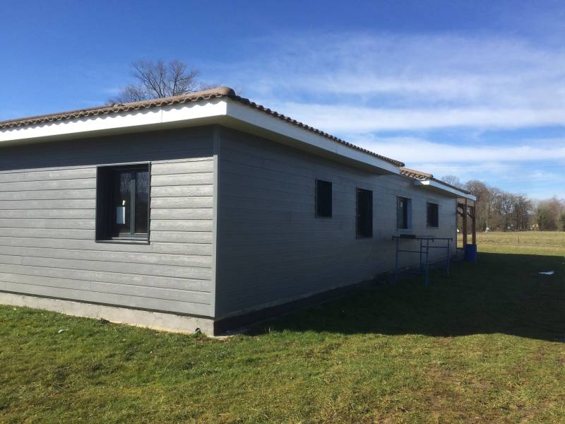 Maison en bois contemporaine de plain-pied près de Lannemezan (65)- construction modulaire en bois – Réf M00036