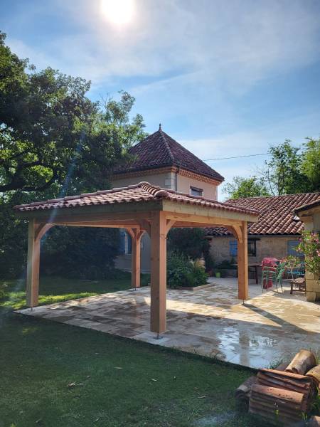 Aménagement extérieur en bois – Pergola en ossature bois – Gers- Réf : 50011